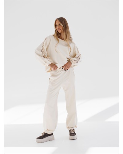 Komplet dresowy z koronkowym lampasem By o la la...! beżowy