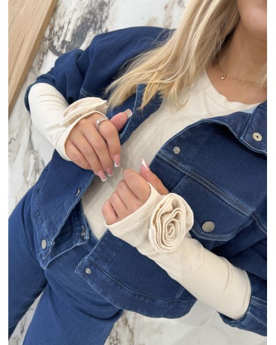 Basic prążkowany z różą na rękawie By o la la...! beżowy