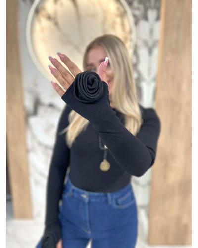 Basic prążkowany z różą na rękawie By o la la...! czarny