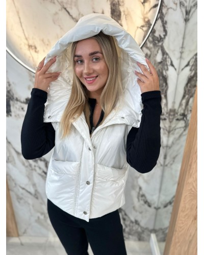 Kamizelka pudełkowa z kapturem By o la la...! śmietankowa