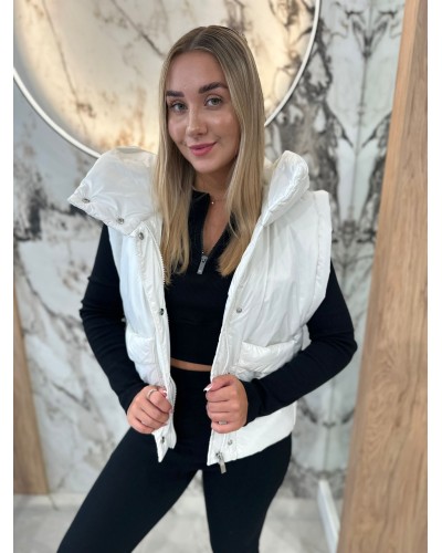 Kamizelka pudełkowa z kapturem By o la la...! śmietankowa