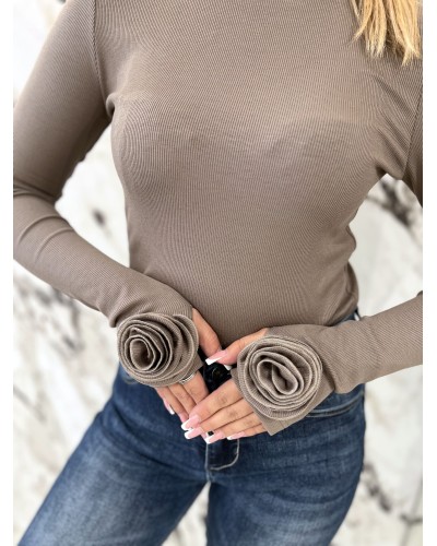 Basic prążkowany z różą na rękawie By o la la...! stone