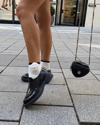 Skarpetki z różą La Milla śmietanowe z czernią