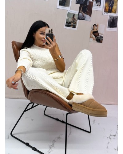 Komplet sweterkowy La Milla śmietankowy