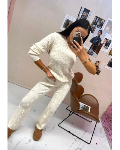 Komplet sweterkowy La Milla śmietankowy