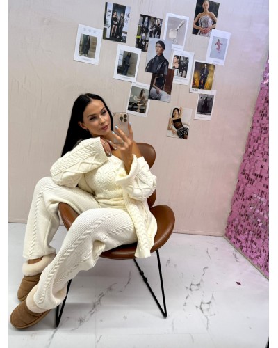 Komplet sweterkowy La Milla śmietankowy