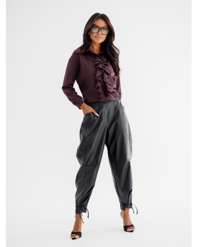 Spodnie z ekoskóry z wiązaną nogawką By o la la...! czarne