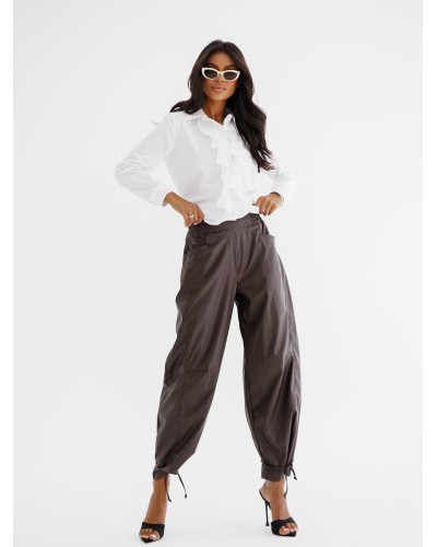 Spodnie z ekoskóry z wiązaną nogawką By o la la...! chcocomus