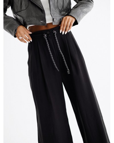 Spodnie szwedy z troczkami By o la la...! czarne