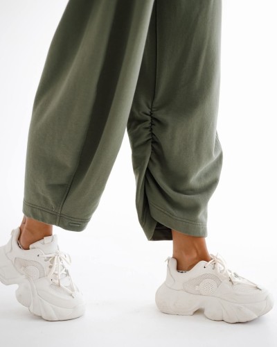 Spodnie dresowe z marszczoną nogawką By o la la...! matcha