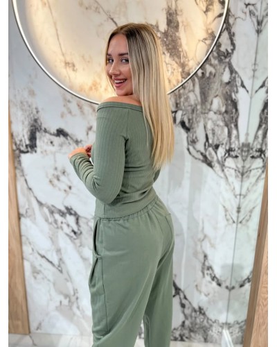 Basic prążkowany z dekoltem w łódkę By o la la...! matcha