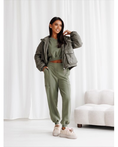 Kurtka pudełkowa z logowanym zamkiem By o la la...! matcha