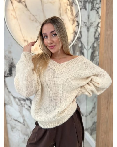 Sweter moherowy w szpic By o la la...! budyniowy