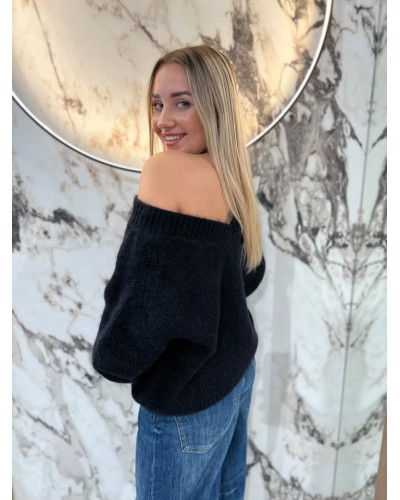 Sweter moherowy w szpic By o la la...! czarny