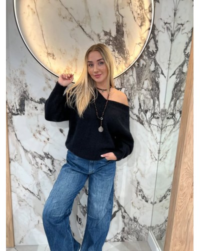 Sweter moherowy w szpic By o la la...! czarny