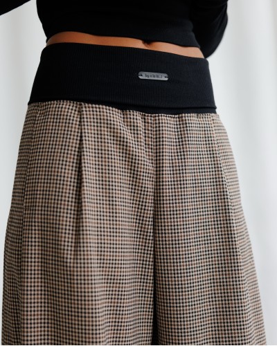 Spodnie materiałowe w pepitkę By o la la...! czarne