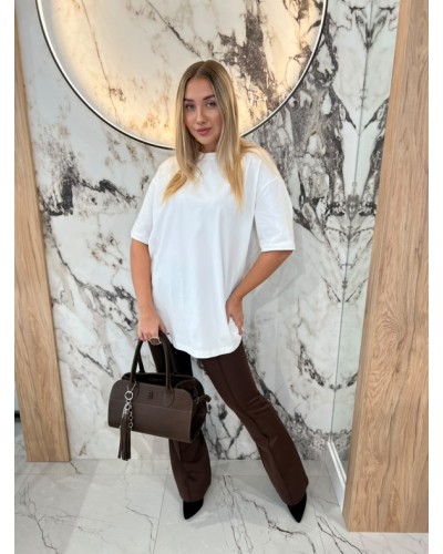 T-shirt z haftem By o la la...! śmietankowy