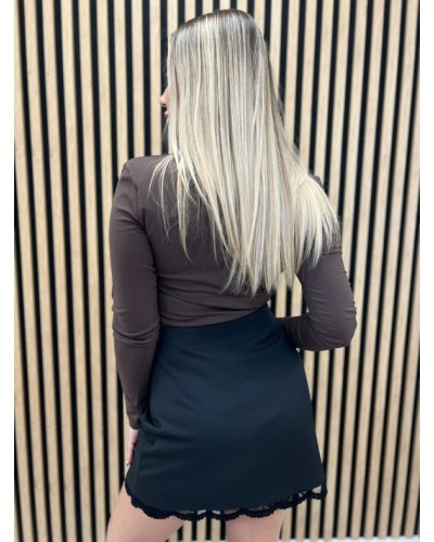 Spódniczko-spodenki z koronkowym rozcięciem La Milla czarne