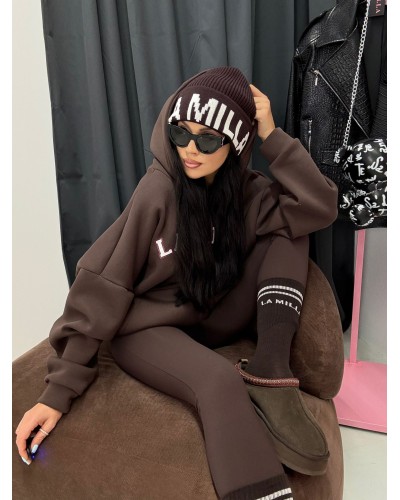 Czapka z napisem La Milla czekoladowa