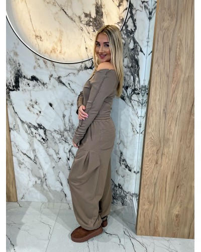 Spodnie dresowe z zakładką na nogawce By o la la...! stone