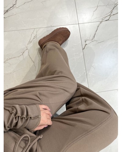 Spodnie dresowe z zakładką na nogawce By o la la...! stone