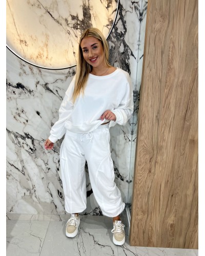 Spodnie dresowe z zakładką na nogawce By o la la...! śmietanowe