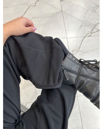 Spodnie dresowe z zakładką na nogawce By o la la...! czarne